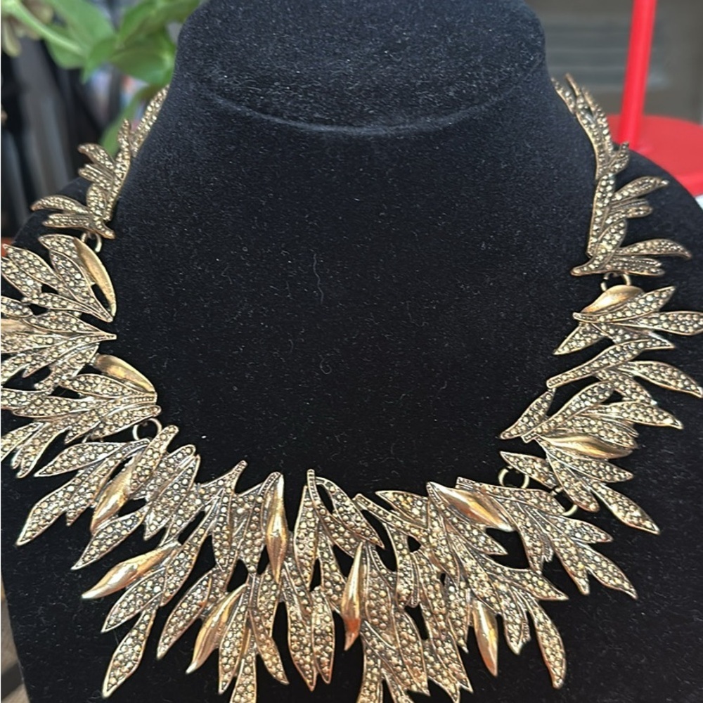 Gold tone Leaf Statement Necklace Vintage Costume Jewelry
